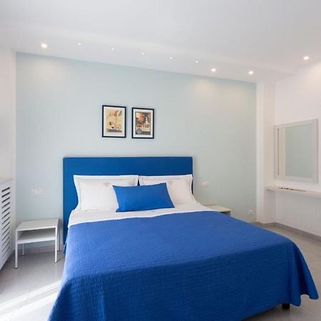 Tofani Apartment - Luminoso Con Terrazzo Panoramico Sorrento Bagian luar foto