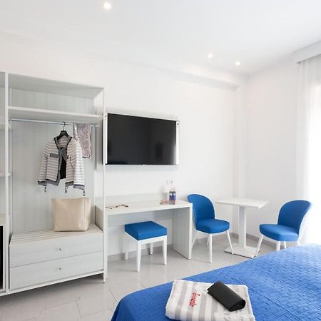 Tofani Apartment - Luminoso Con Terrazzo Panoramico Sorrento Bagian luar foto