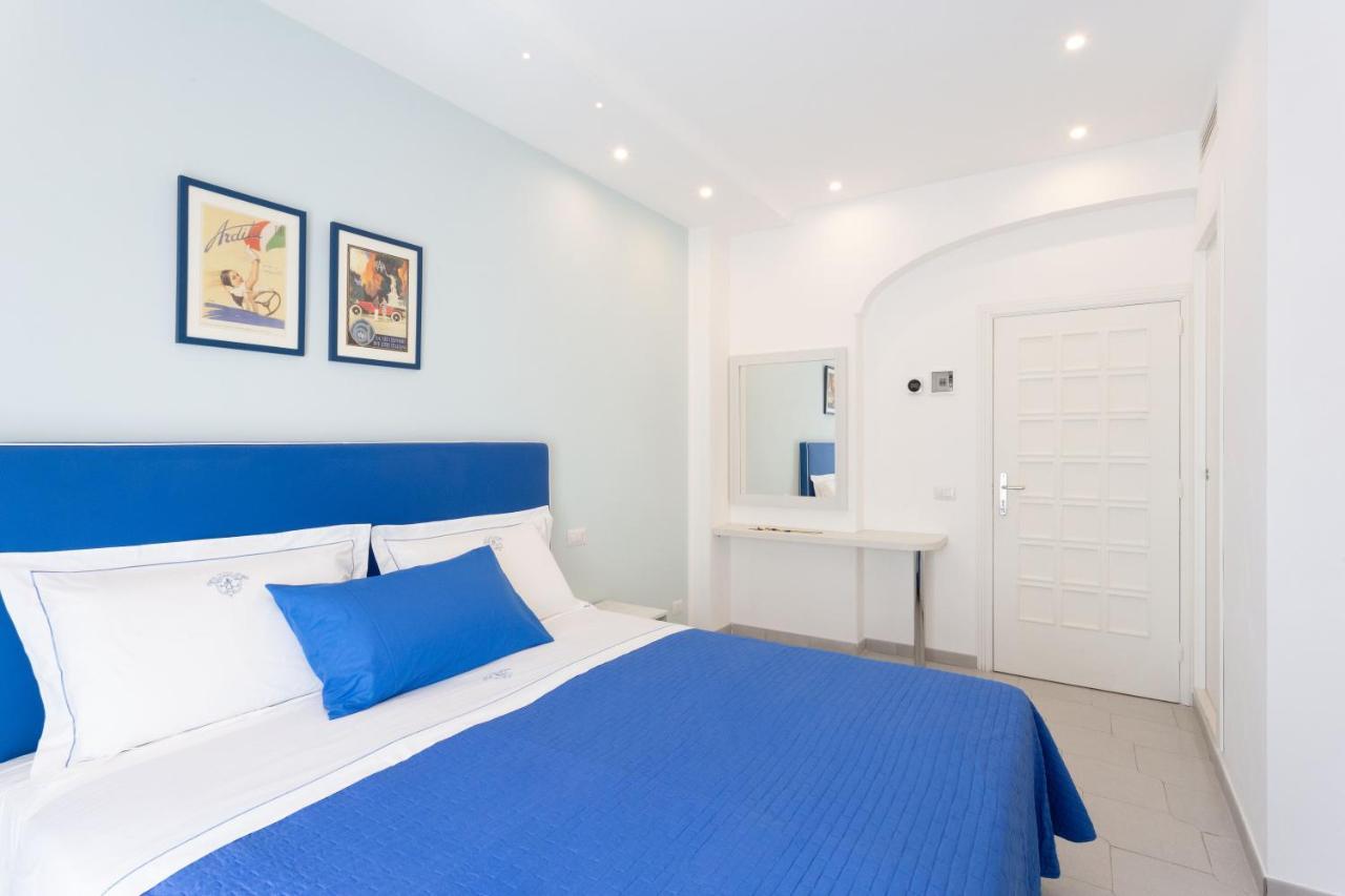 Tofani Apartment - Luminoso Con Terrazzo Panoramico Sorrento Bagian luar foto