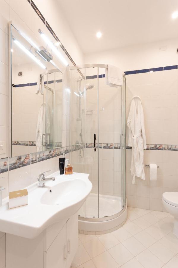 Tofani Apartment - Luminoso Con Terrazzo Panoramico Sorrento Bagian luar foto