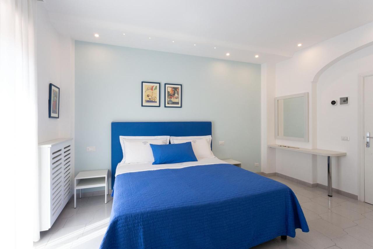 Tofani Apartment - Luminoso Con Terrazzo Panoramico Sorrento Bagian luar foto