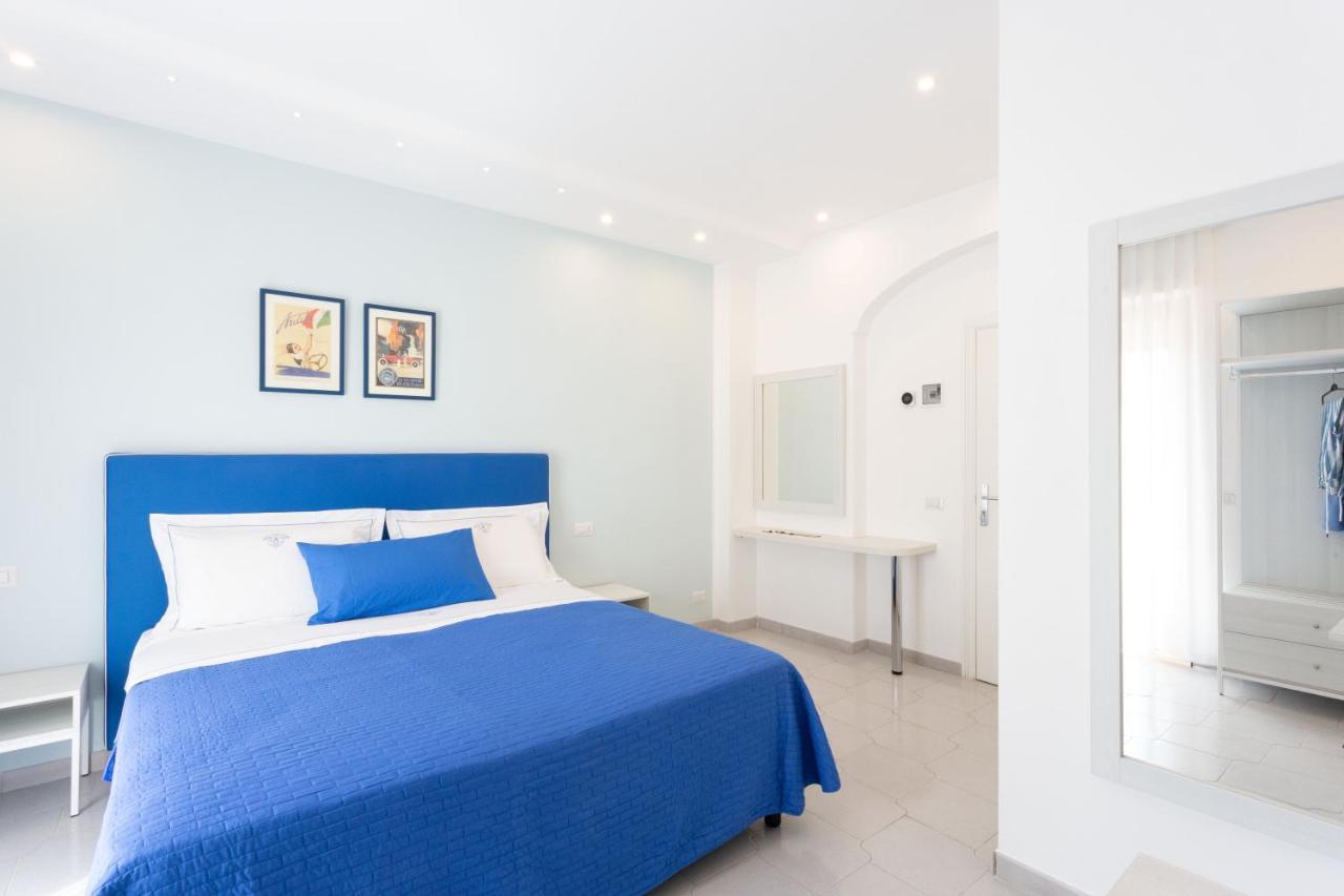 Tofani Apartment - Luminoso Con Terrazzo Panoramico Sorrento Bagian luar foto