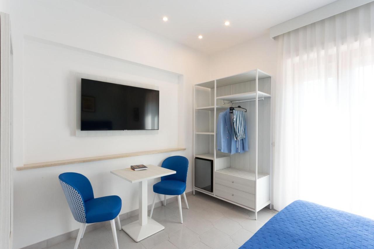 Tofani Apartment - Luminoso Con Terrazzo Panoramico Sorrento Bagian luar foto