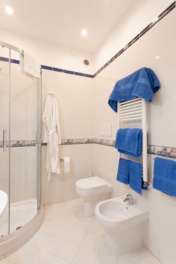 Tofani Apartment - Luminoso Con Terrazzo Panoramico Sorrento Bagian luar foto