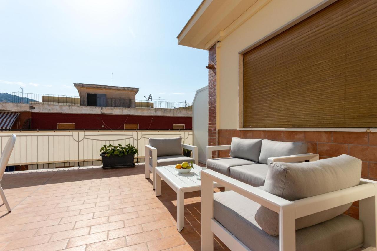 Tofani Apartment - Luminoso Con Terrazzo Panoramico Sorrento Bagian luar foto